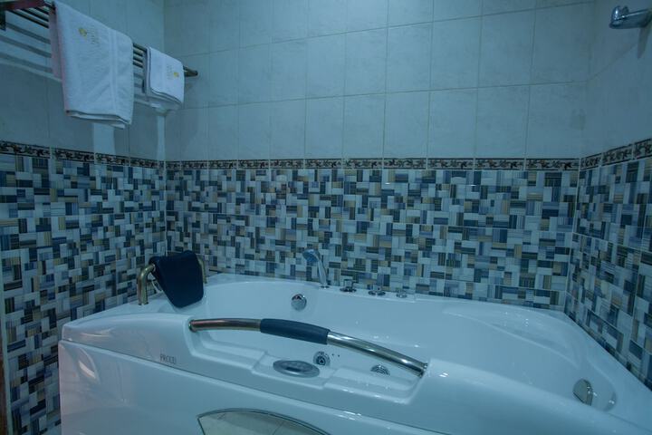 Room 14 of 37
