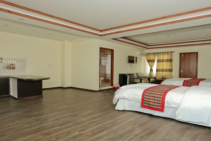 Room 8 of 11