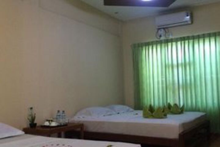 Room 15 of 32