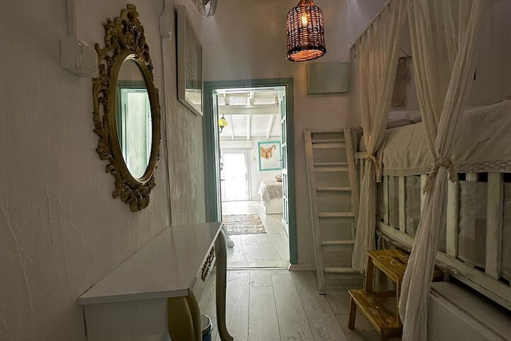Room 33 of 54