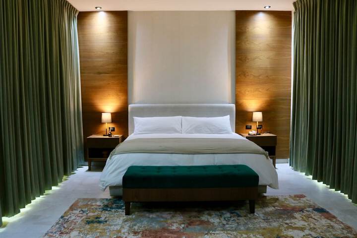 Room 2 of 8