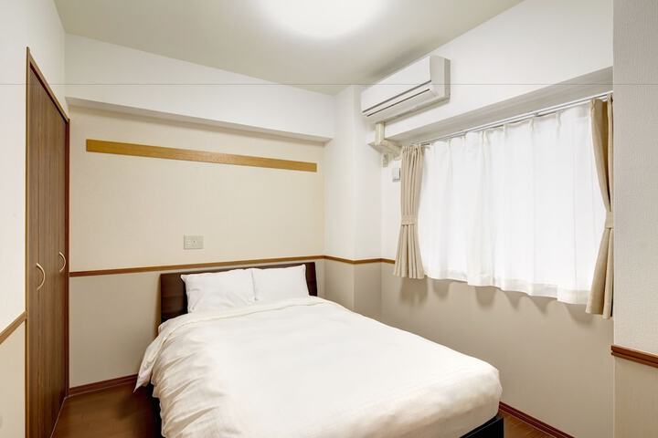 Room 4 of 62