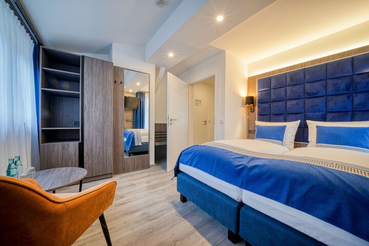 Room 4 of 45