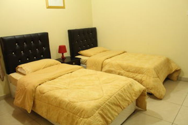Room 13 of 20