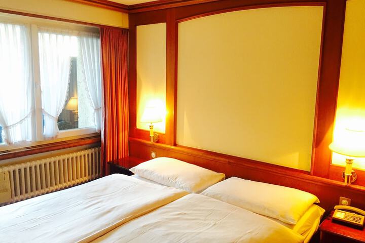 Room 9 of 55