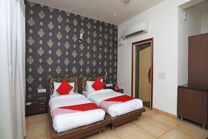 Room 14 of 19