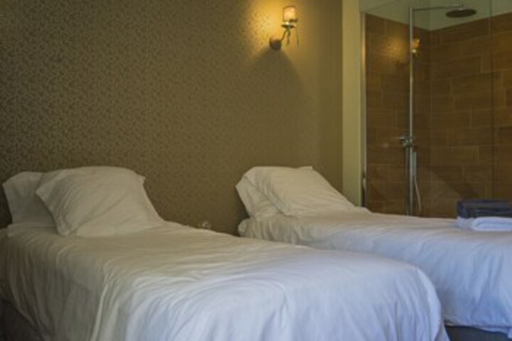 Room 37 of 65