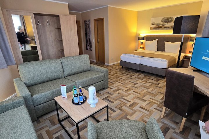 Room 11 of 46