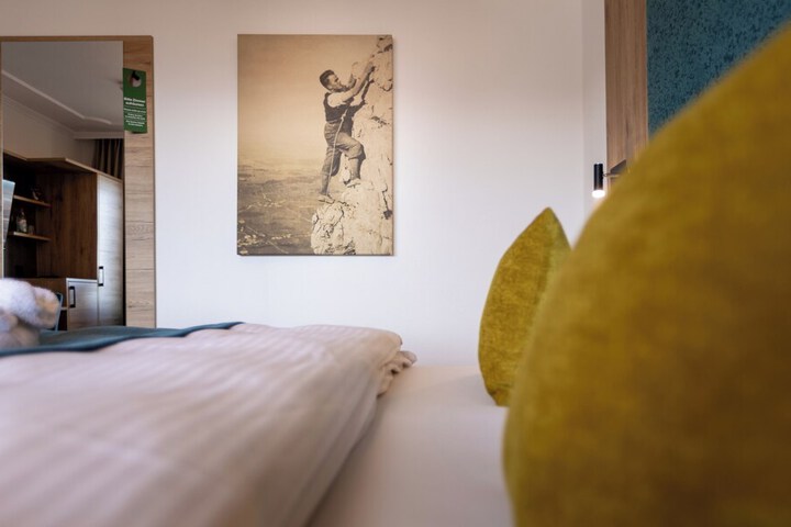 Room 8 of 37