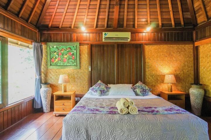 Room 10 of 27