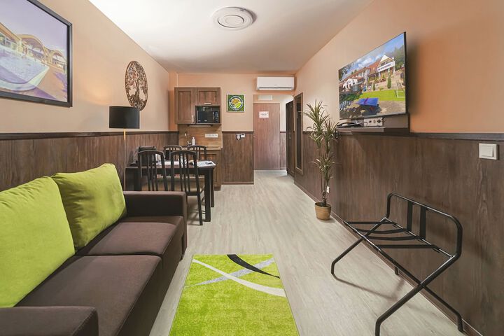 Room 2 of 17