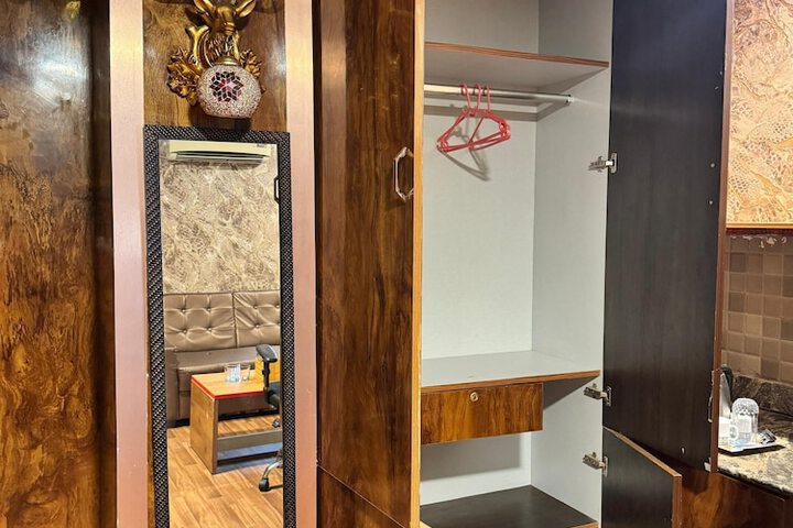 Room 44 of 63