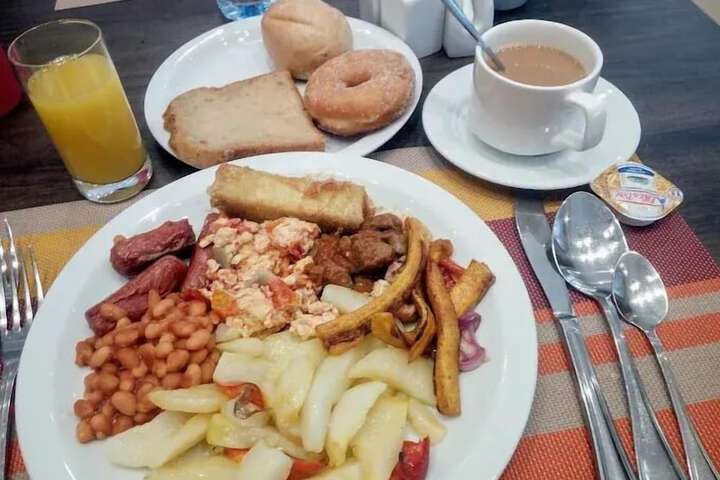 Breakfast/Coffee Service 24 of 61