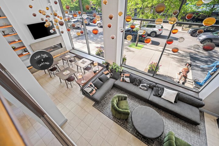 Entrance & Lobby