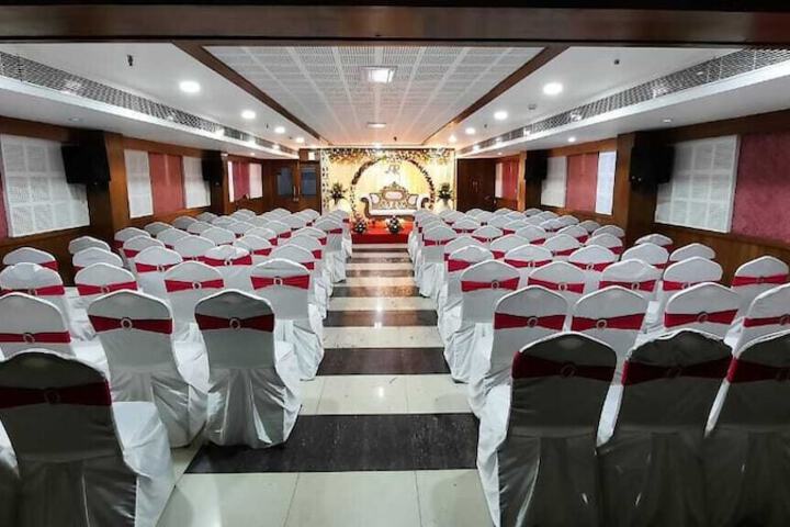 Ballroom/Hall 29 of 39
