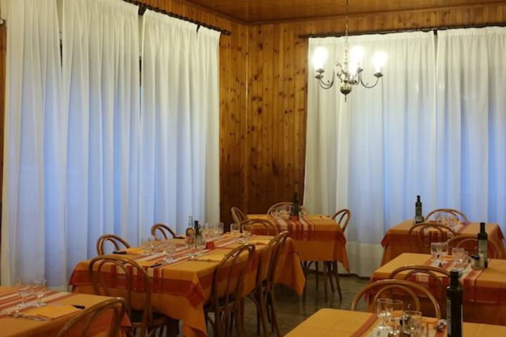 Dining Photos