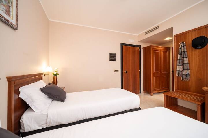 Room 43 of 111