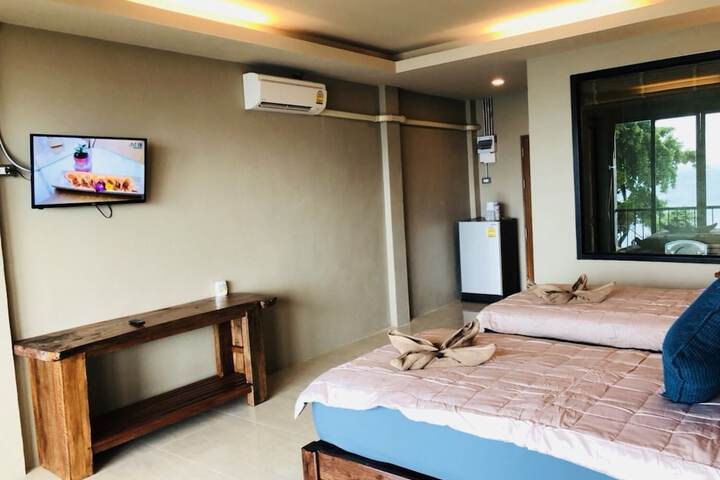 Room 44 of 108