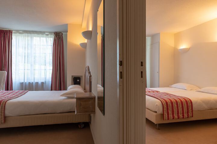 Room 4 of 48