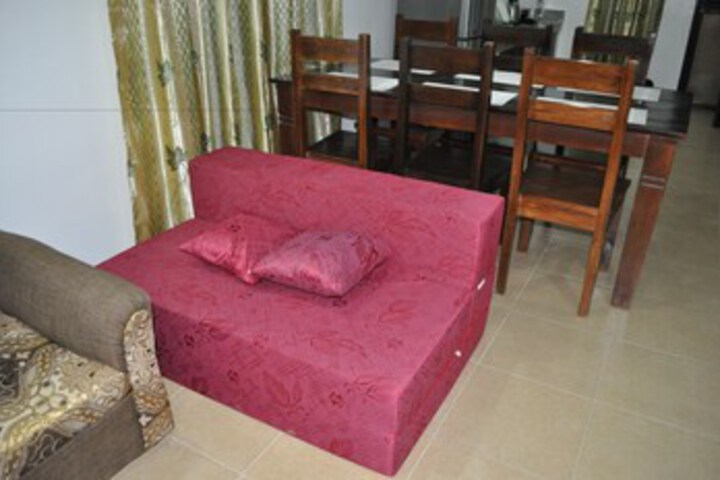 Room 5 of 12