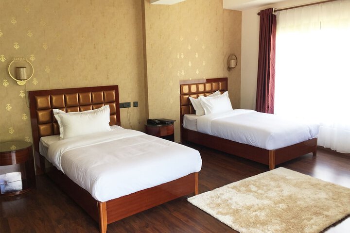 Room 8 of 25