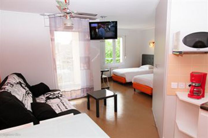 Room 8 of 17