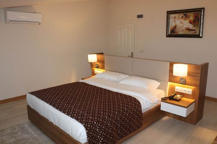 Room 12 of 16