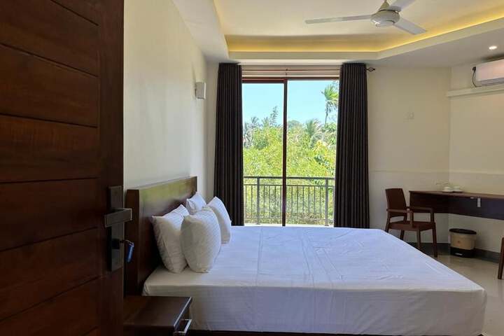 Room 3 of 34