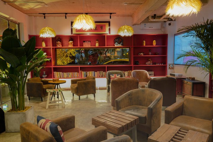 Entrance & Lobby