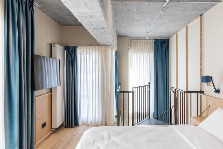 Room 12 of 46