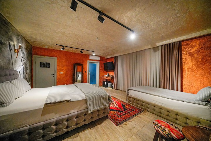 Room 73 of 244