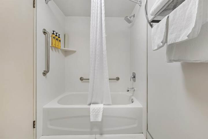 Room 43 of 61