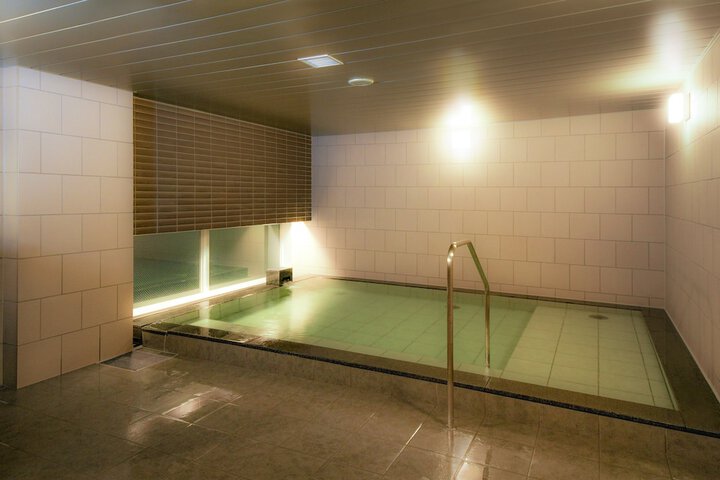 Spa 18 of 28