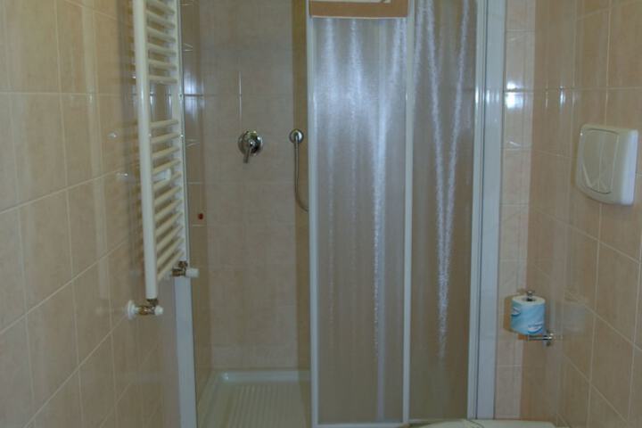 Room 26 of 43