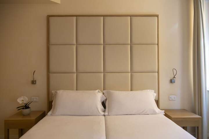 Room 4 of 49