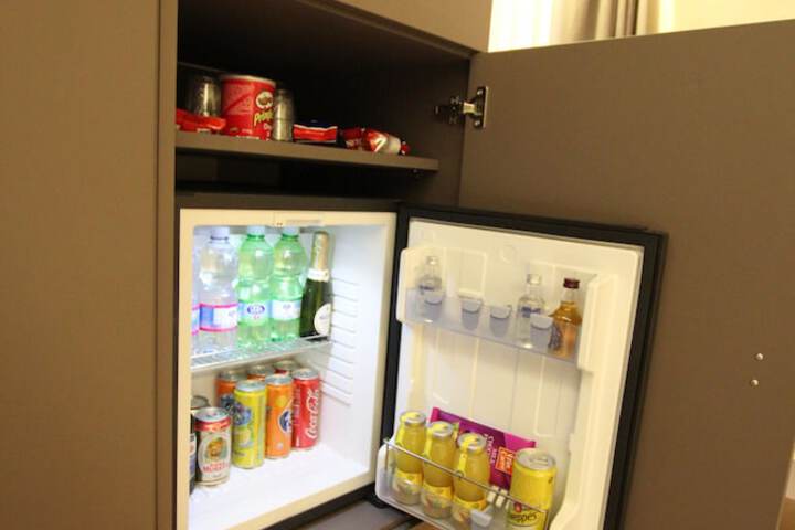 Mini-refrigerator