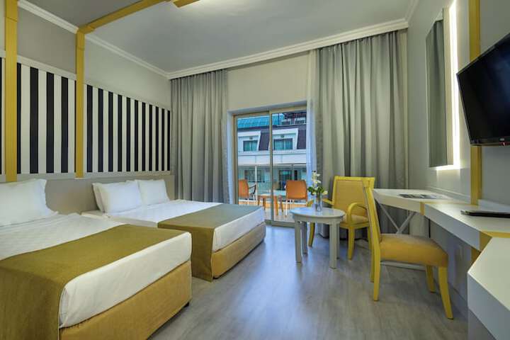 Room 2 of 31