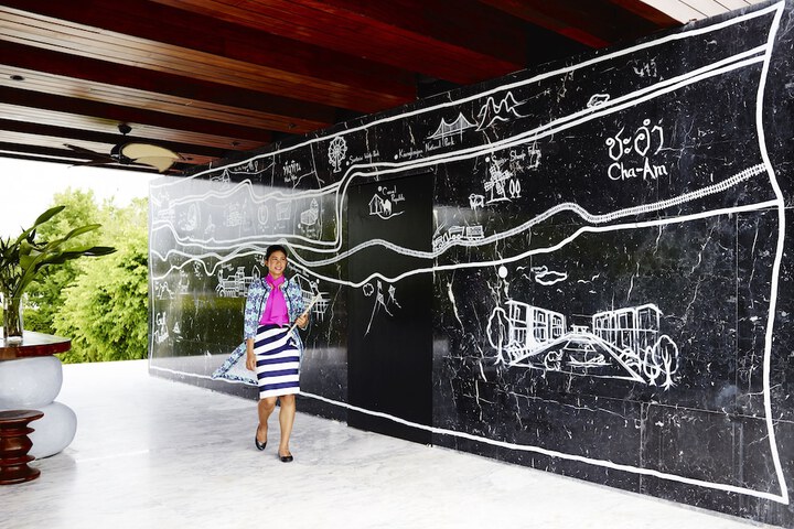 Concierge desk