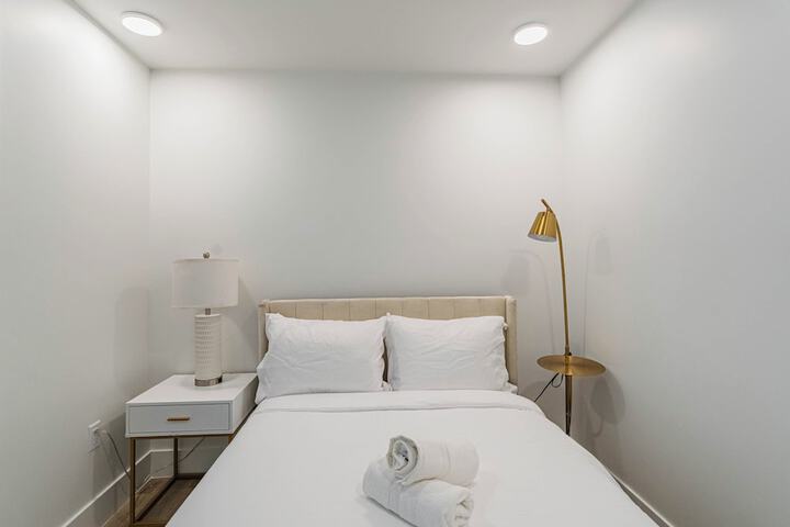 Room 5 of 48