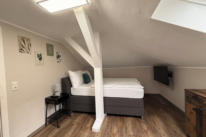 Room 12 of 42