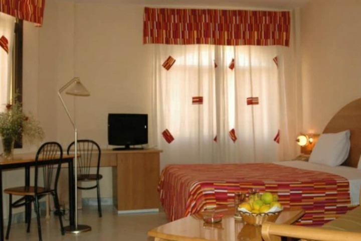 Room 12 of 20