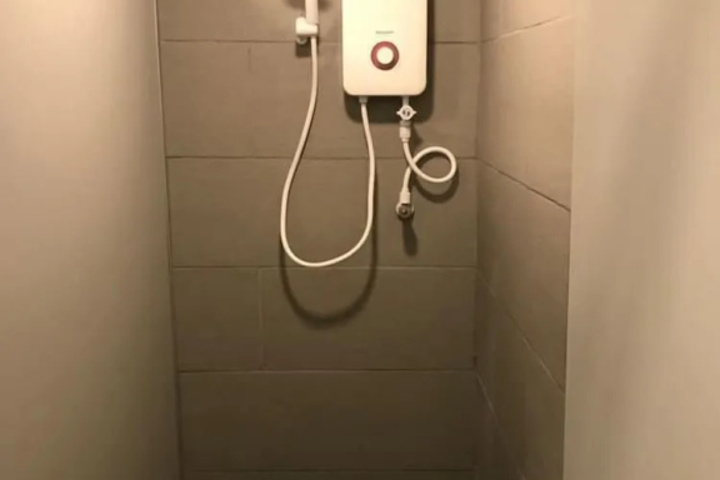 Room 8 of 15