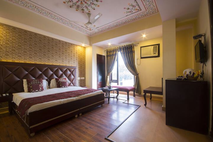Room 19 of 32