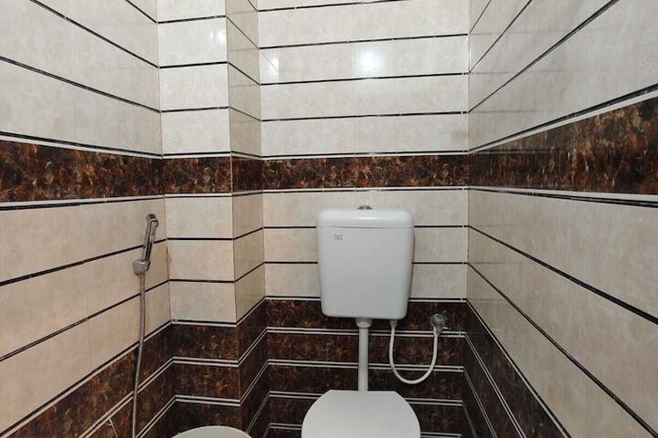 Room 10 of 13