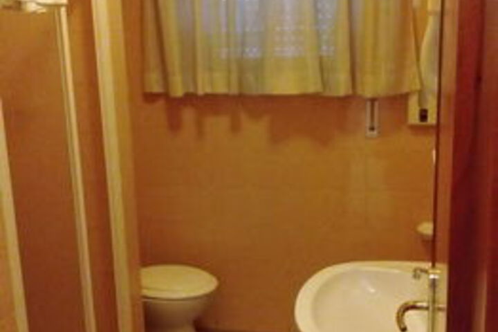 Room 2 of 24