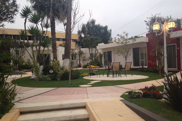 Hotel Exterior 30 of 34