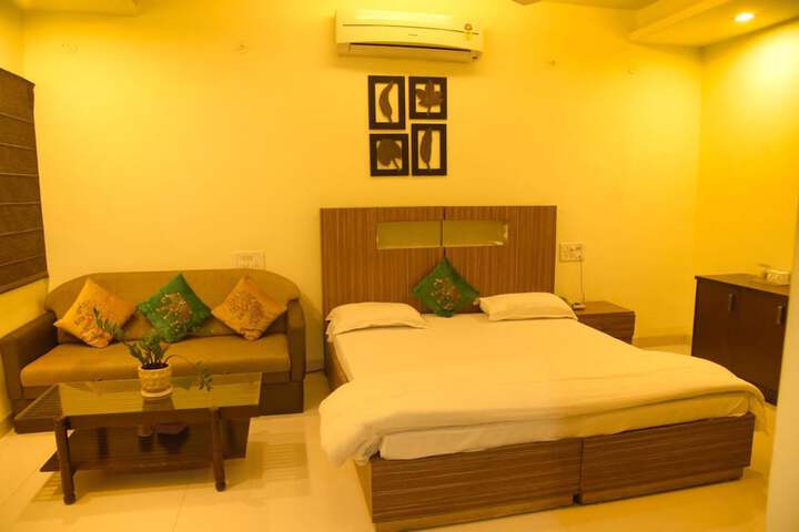 Room 16 of 29