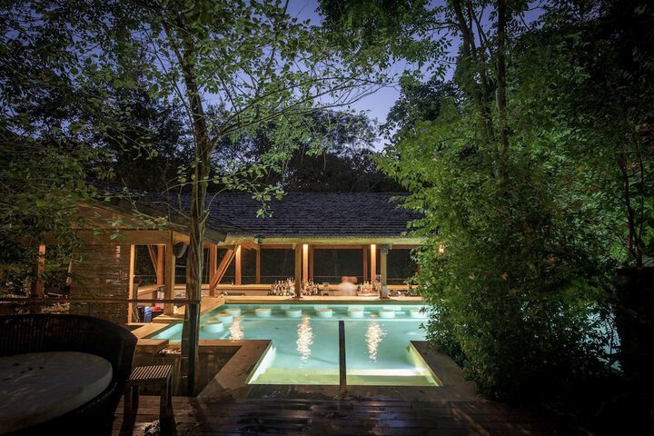 Pool Hotel
