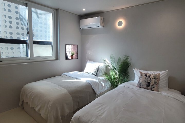 Room 16 of 32