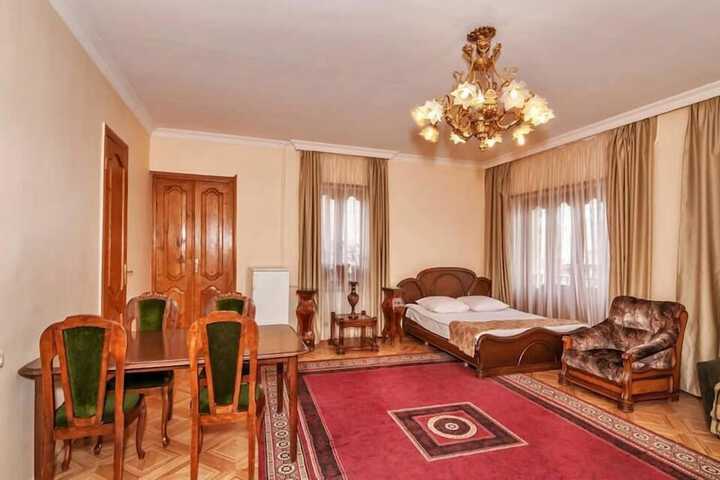 Room 5 of 22